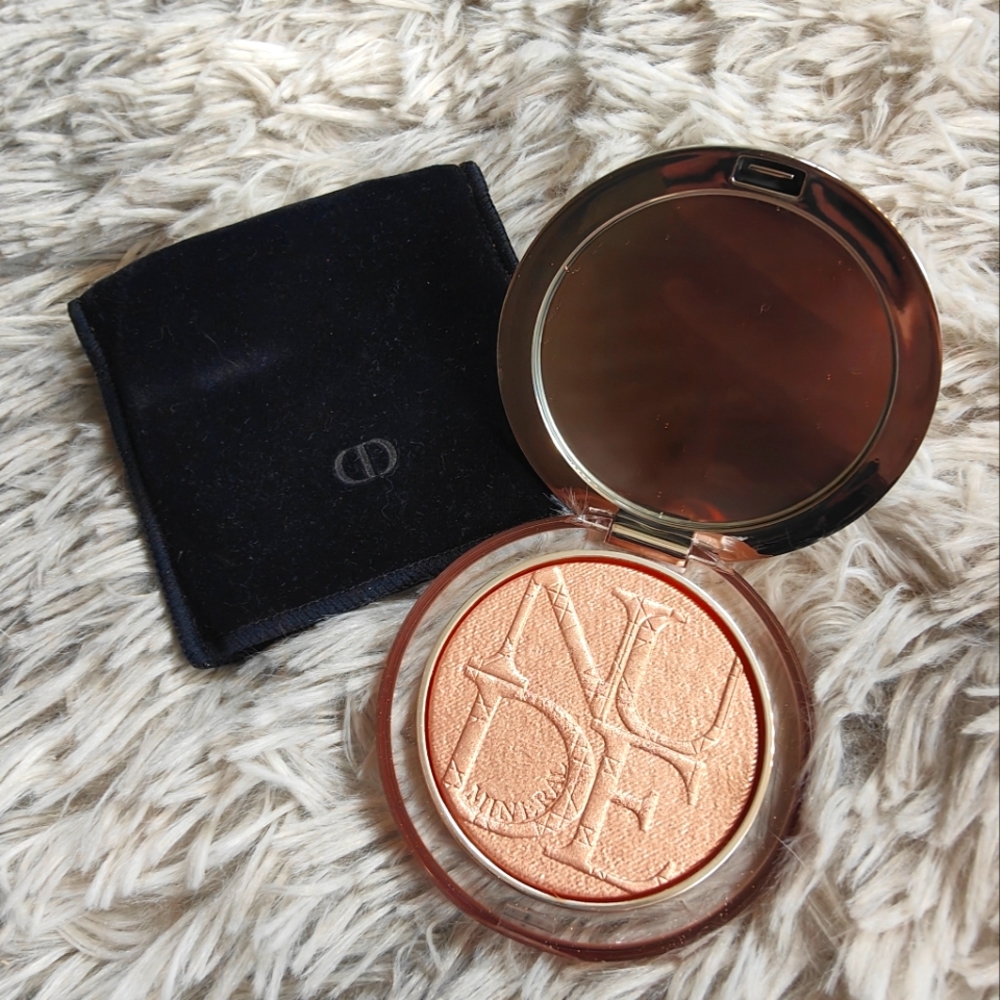 Dior DiorSkin Nude Luminizer Highlighter with Pouch